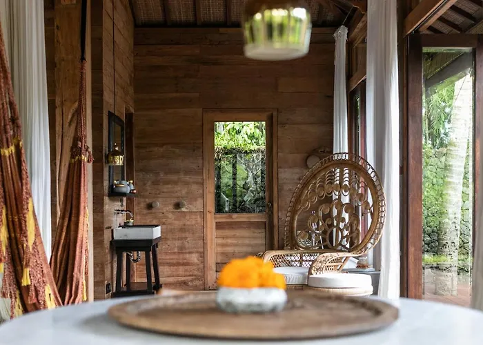 Joglo Manis Villa