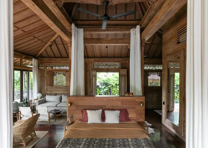 Joglo Manis Villa *