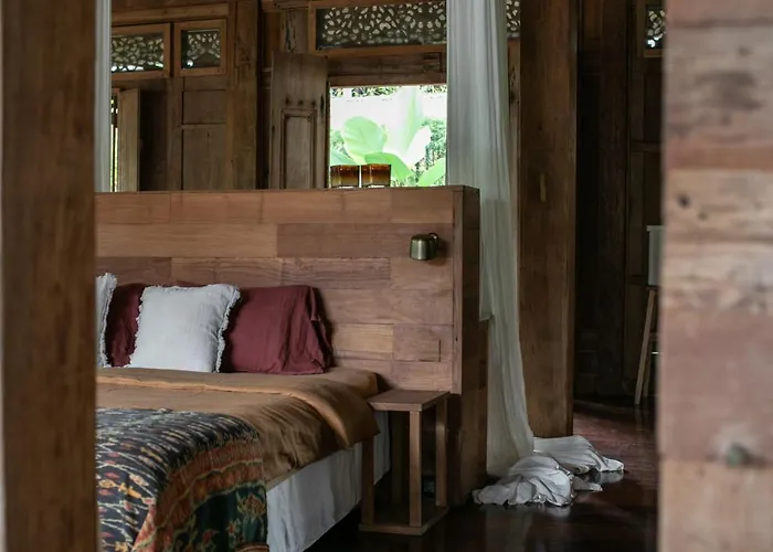 Joglo Manis Villa *